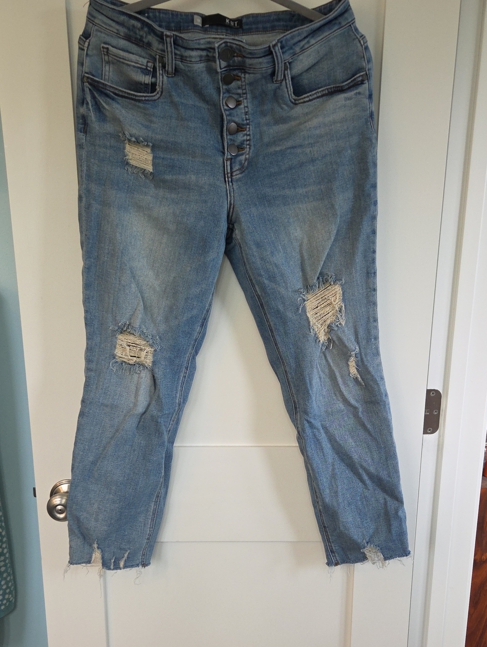 Kut from the Kloth Light Blue Distressed Cropped Jeans